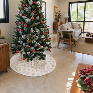 Saia de Natal branca e dourada em sala ampla brasileira