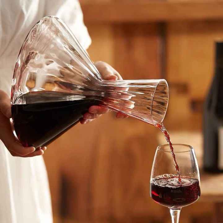 Decanter de Vinho Base Giratória Criativo Lumi Homi