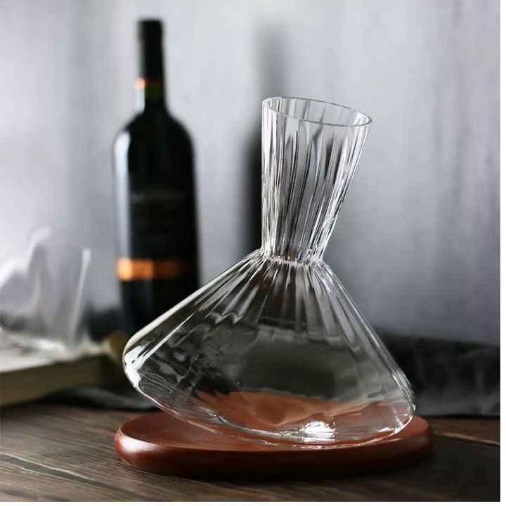 Decanter de Vinho Base Giratória Criativo Lumi Homi