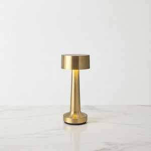 Luminaria-de-Mesa-LED-Recarregavel-Dourada-Sirena-Lumi-Homi-03