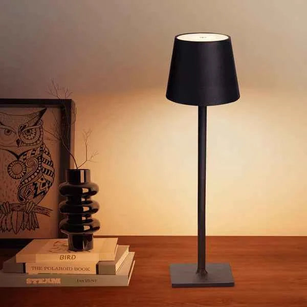 Luminária de Mesa Preta sem Fio Ônix Lumi Homi
