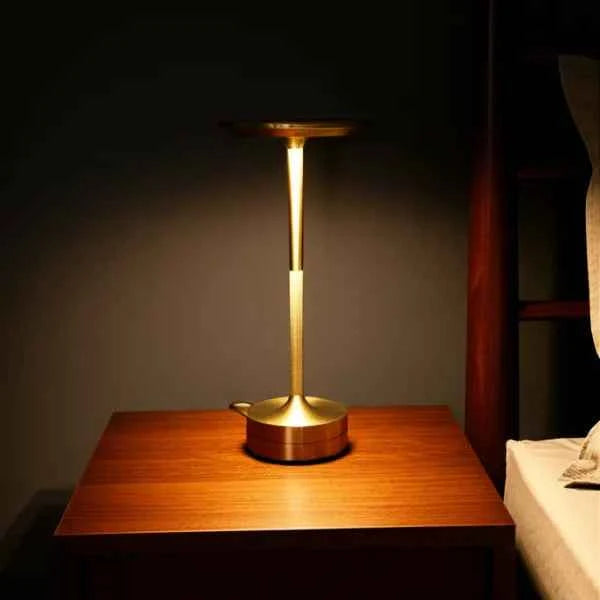 Luminária de Mesa sem Fio Dourada Orbital Lumi Homi