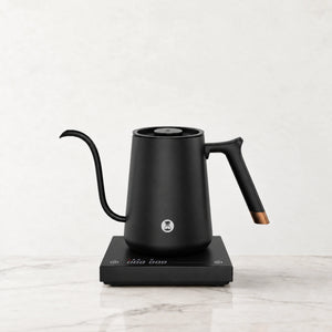 Chaleira elétrica Timemore Fish preta 220V com base touch