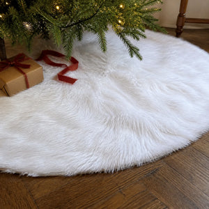 Detalhe da textura da saia para árvore de Natal branca felpuda