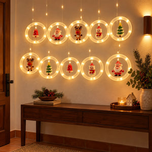 Cortina natalina com 10 pendentes iluminados em hall de entrada