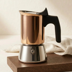Detalhe do acabamento cobre da cafeteira italiana Palermo