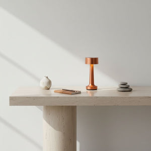 Luminaria-de-Mesa-LED-Recarregavel-Bronze-Sirena-Lumi-Homi-07