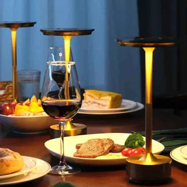 Luminária de Mesa sem Fio Dourada Orbital Lumi Homi
