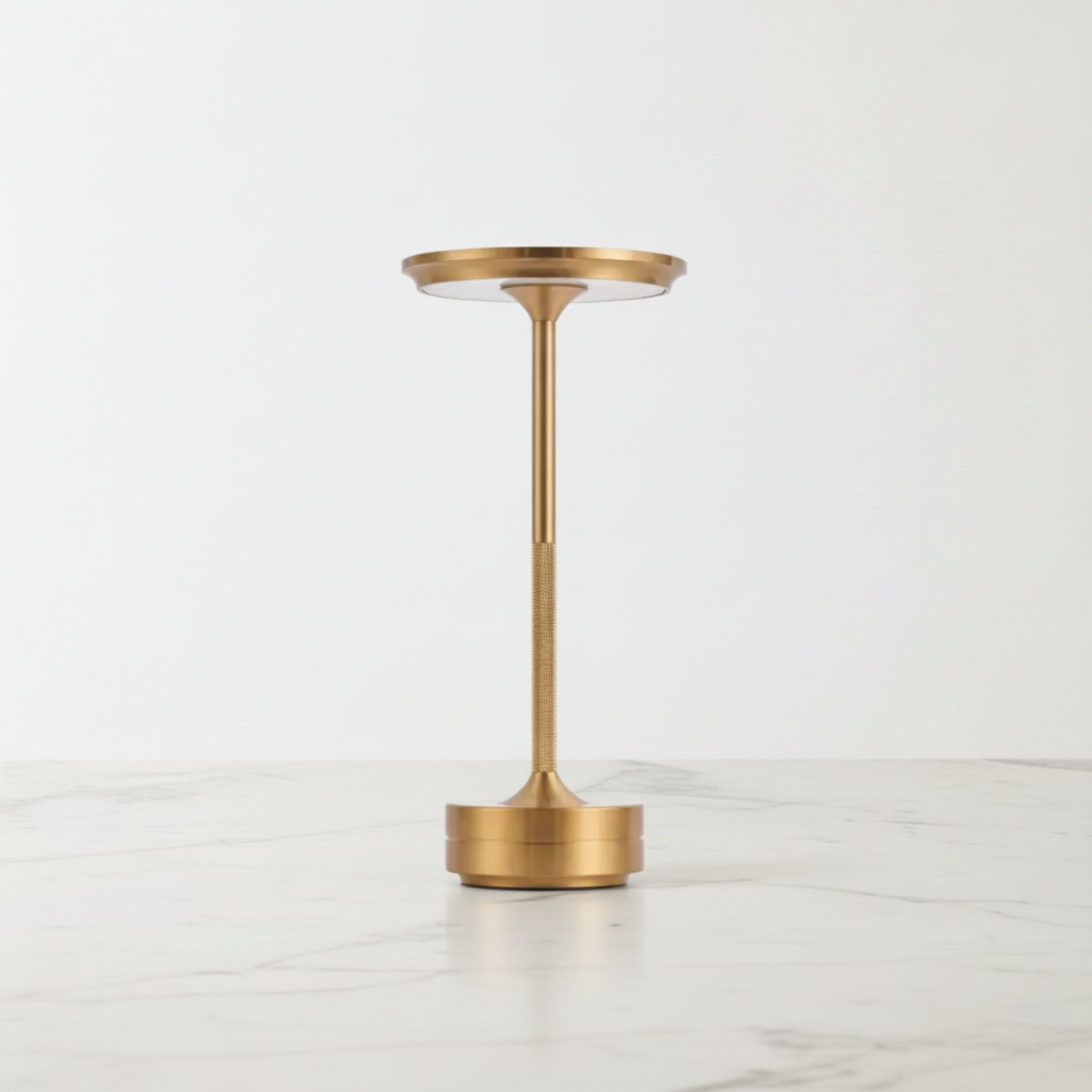 Luminaria-de-Mesa-sem-Fio-Dourada-Orbital-Lumi-Homi-19