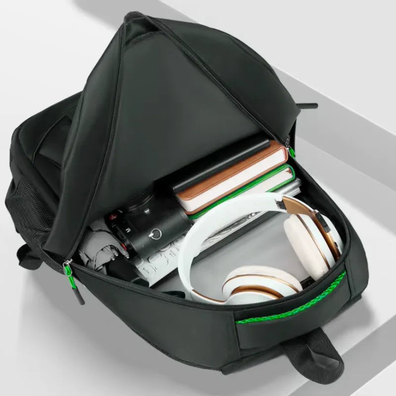 Mochila-Escolar-Masculina-Impermeavel-Preta-com-Verde-Lumi-Homi-01