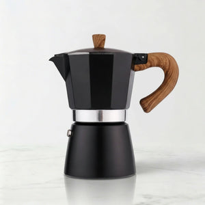 Moka cafeteira italiana preta Torino com alça de madeira, ângulo lateral