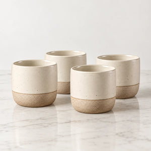 Conjunto com quatro xícaras de café de cerâmica bege 180 mL, sem alça, no fundo Lumi Homi