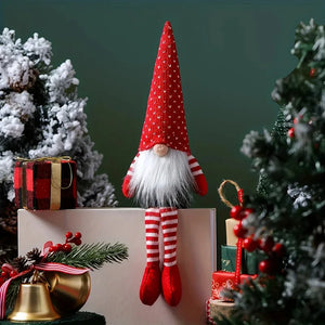 Elfo de Natal com gorro vermelho e pernas longas listradas